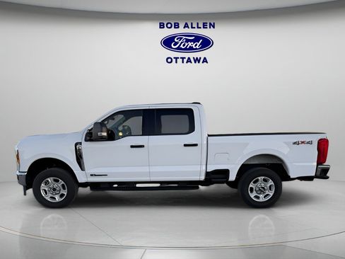 Used 2025 Ford F250 XLT image 2