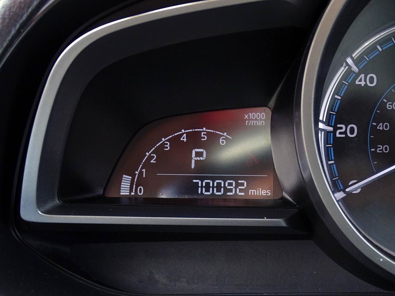 Used 2019 Toyota Yaris LE FWD image 28