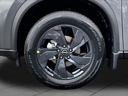 New 2026 Nissan Rogue SV FWD image 11