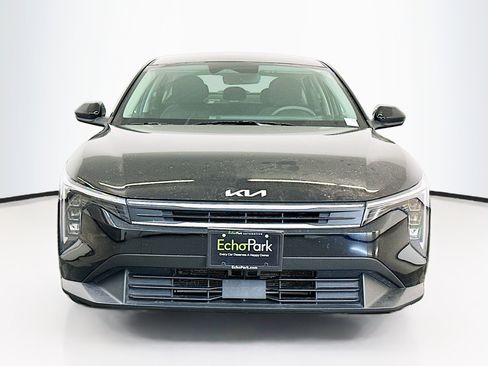 Used 2025 Kia K4 LXS image 2