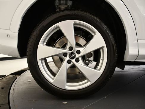 Used 2025 Audi Q5 Premium Plus w/ Premium Plus AWD/4WD image 15