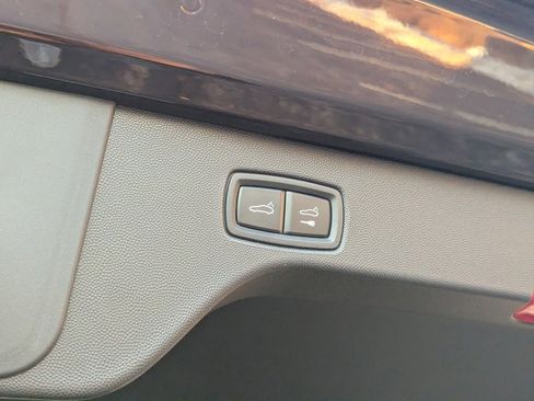 Used 2025 Porsche Macan Electric image 16