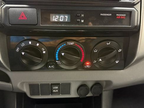 Used 2014 Toyota Tacoma PreRunner image 18