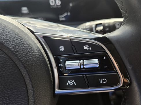 Used 2025 Kia Seltos EX w/ EX Sunroof Package image 24