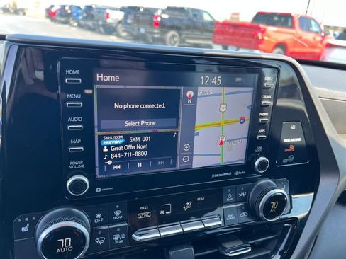 Used 2021 Toyota Highlander XLE image 33