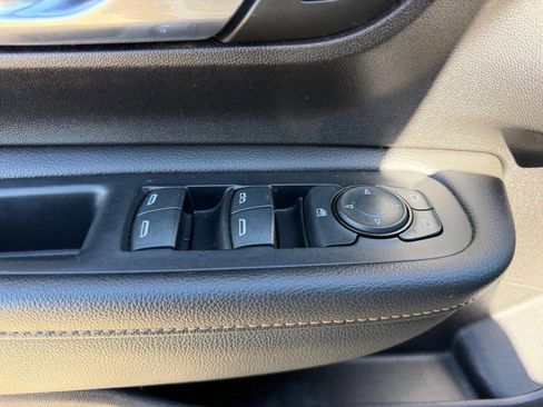 Used 2019 GMC Terrain SLT image 17