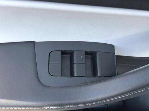 Used 2021 Tesla Model 3 Long Range image 17