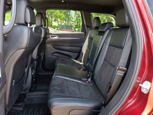 Certified 2018 Jeep Grand Cherokee Laredo AWD/4WD image 10