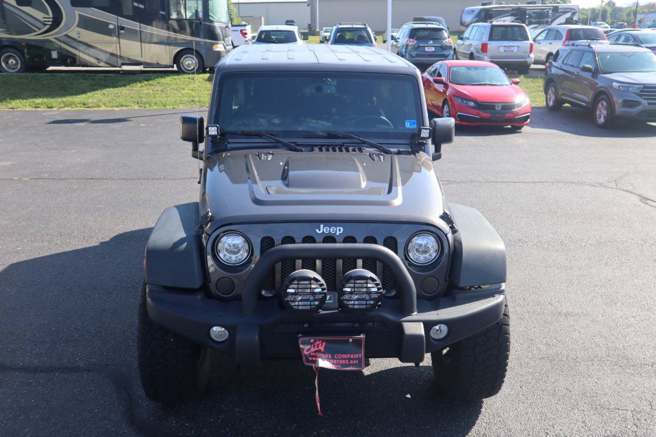 Used 2017 Jeep Wrangler Unlimited Rubicon w/ Cold Weather Group AWD/4WD image 4