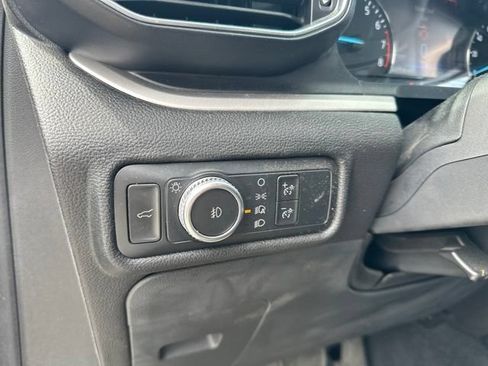 Used 2022 Ford Explorer XLT w/ Equipment Group 202A RWD image 6