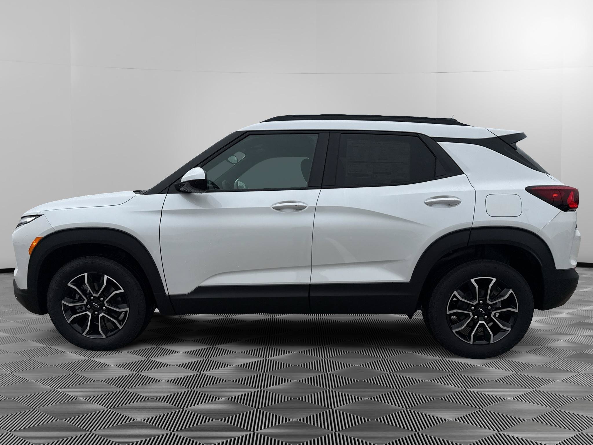 New 2026 Chevrolet TrailBlazer ACTIV w/ Convenience Package AWD/4WD image 2