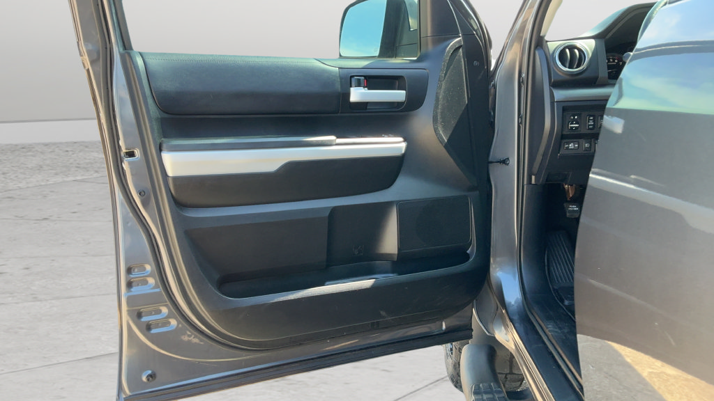 Used 2018 Toyota Tundra SR5 w/ SR5 Upgrade Package AWD/4WD image 18