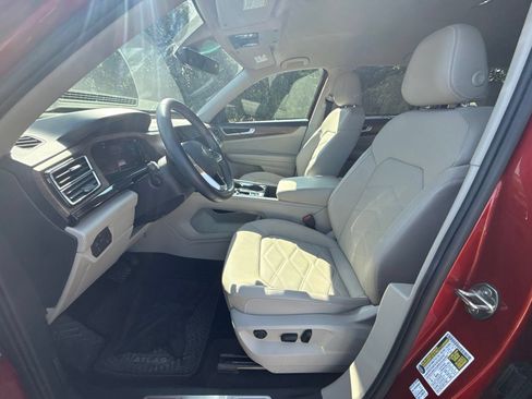 Used 2024 Volkswagen Atlas SE FWD image 9