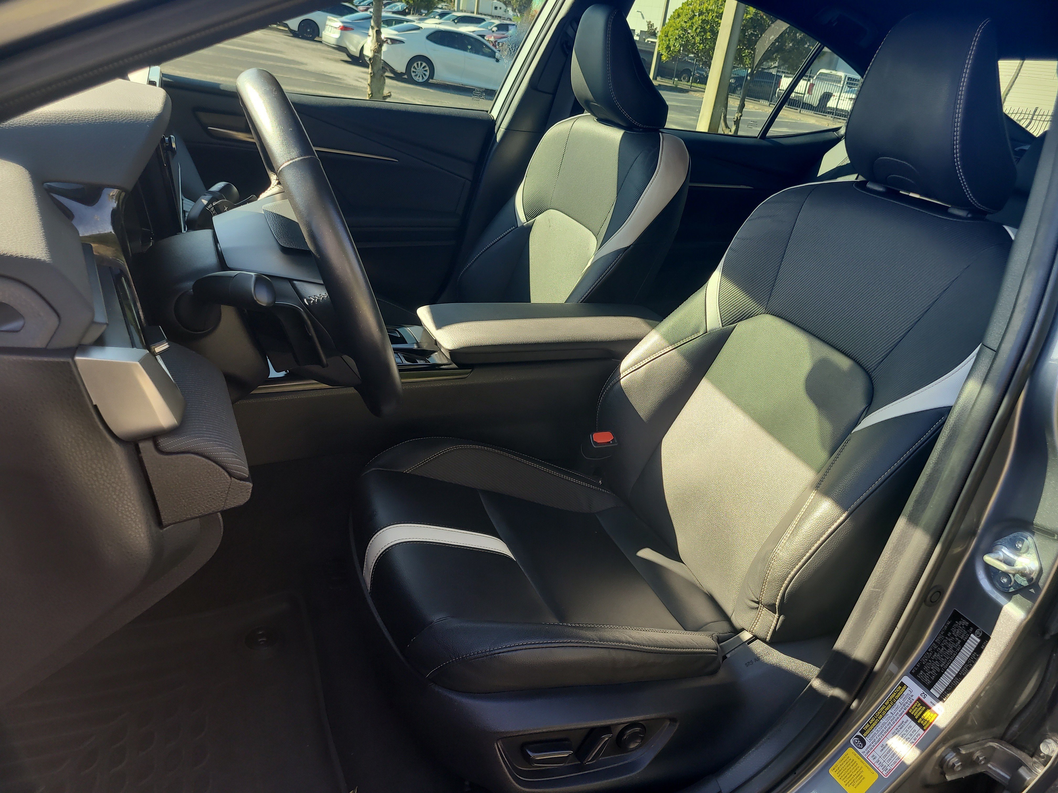 Used 2025 Toyota Camry SE w/ Multimedia Upgrade Package FWD image 19