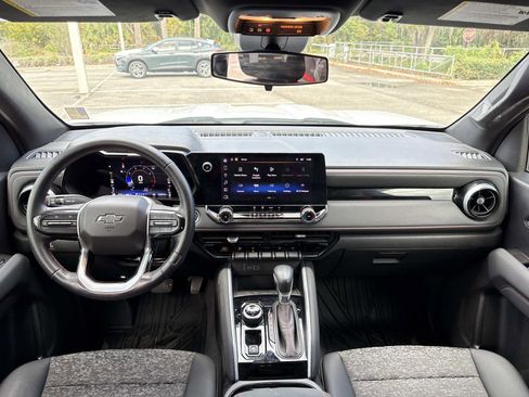 Used 2023 Chevrolet Colorado Z71 image 12