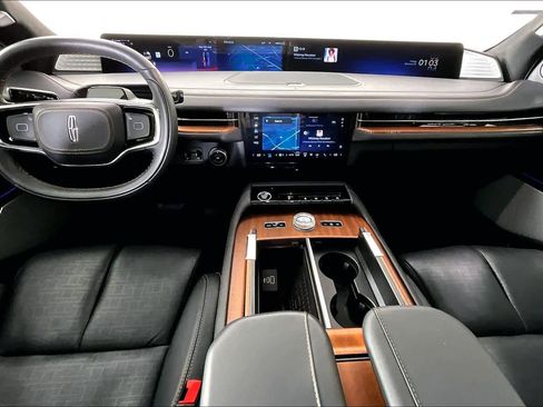 Used 2025 Lincoln Navigator Black Label image 14