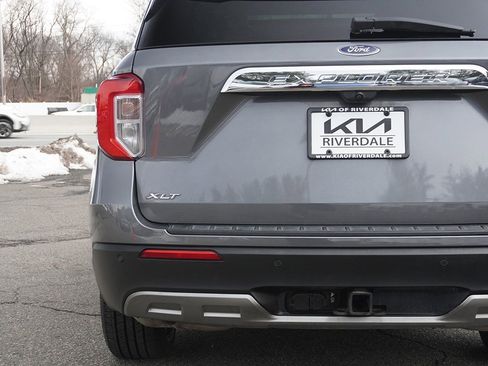 Used 2022 Ford Explorer XLT w/ Equipment Group 202A image 18