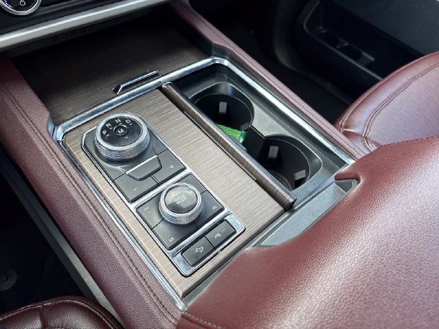 Used 2024 Ford Expedition Limited AWD/4WD image 19