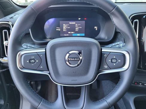 Used 2025 Volvo EX40 Core w/ Climate Package AWD/4WD image 16