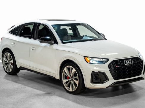 Used 2021 Audi SQ5 Prestige w/ Prestige Package image 3