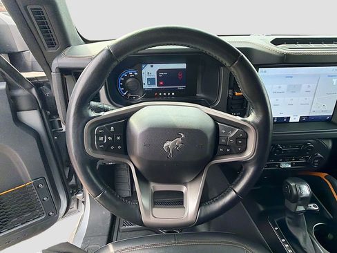 Used 2024 Ford Bronco Badlands image 38