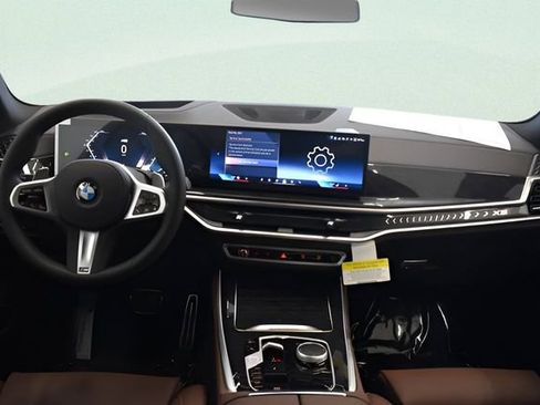 New 2026 BMW X5 xDrive40i w/ M Sport Package AWD/4WD image 8
