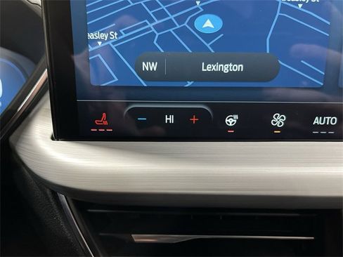 Used 2025 Ford Escape SE w/ PHEV Premium Package image 32