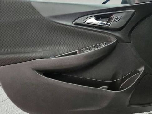 Used 2017 Chevrolet Malibu LT FWD image 18