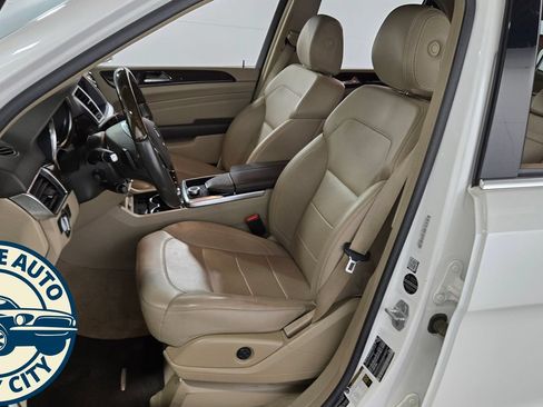 Used 2014 Mercedes-Benz ML 350 4MATIC w/ Premium 1 Package image 26