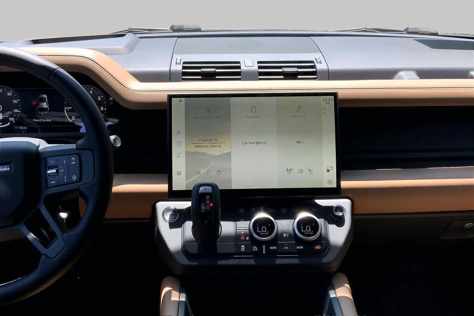 Used 2026 Land Rover Defender 110 X-Dynamic SE AWD/4WD image 8
