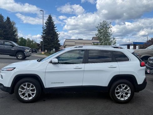 Used 2014 Jeep Cherokee Latitude AWD/4WD image 3