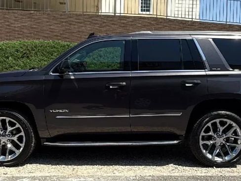 Used 2017 GMC Yukon SLE w/ Convenience Package RWD image 2