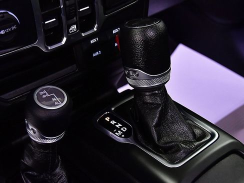 Used 2023 Jeep Wrangler Willys image 22