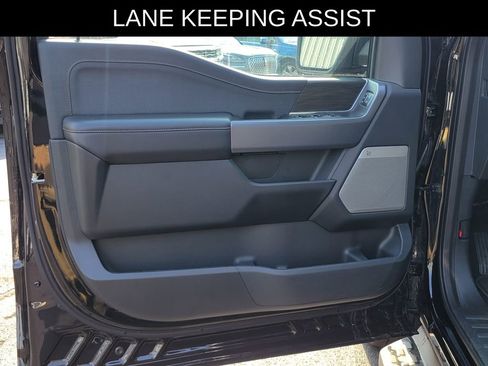 Used 2025 Ford F150 Lightning Lariat image 18