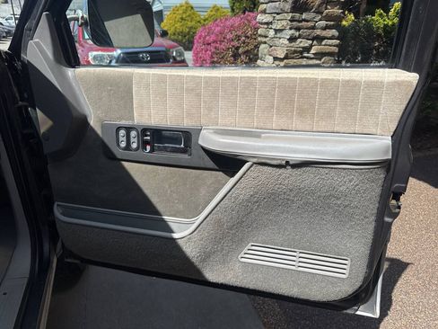 Used 1992 Chevrolet Silverado 2500 4x4 Extended Cab image 12