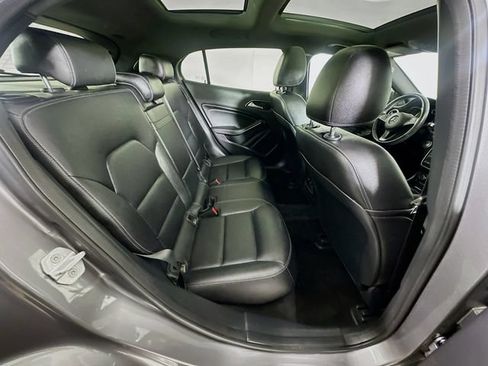 Used 2017 Mercedes-Benz GLA 250 4MATIC image 9