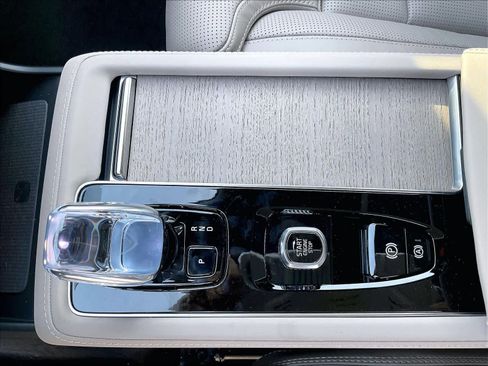 New 2026 Volvo XC90 T8 Ultra w/ Lounge Package image 10