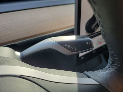 Used 2023 Tesla Model Y Long Range image 27