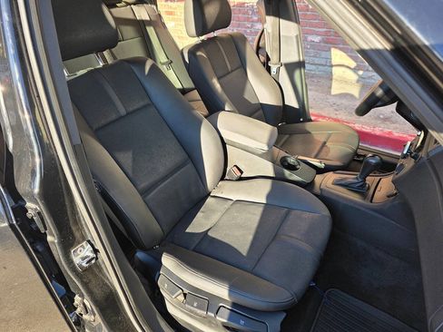 Used 2004 BMW X3 2.5i image 12