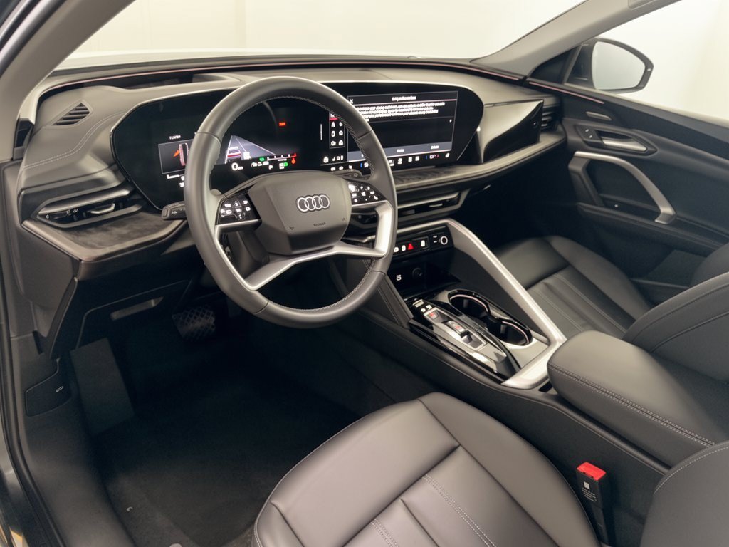 Used 2025 Audi Q5 Premium Plus w/ Premium Plus AWD/4WD image 4