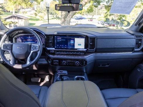 Used 2024 Chevrolet Silverado 1500 LT Trail Boss w/ LT Trail Boss Premium Package image 48