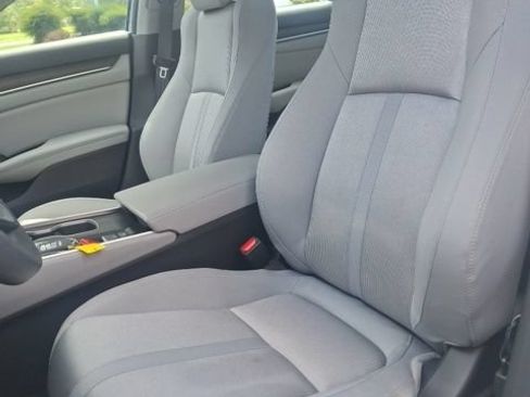 Used 2018 Honda Accord EX image 11