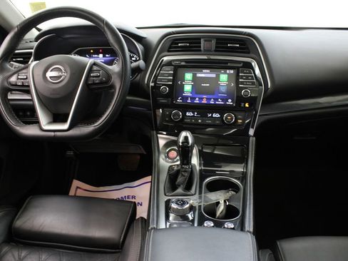 Used 2023 Nissan Maxima Platinum w/ Sport Mat Group FWD image 9