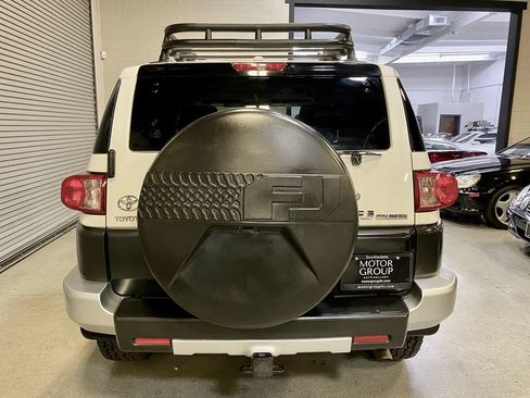 Used 2011 Toyota FJ Cruiser 4WD w/ Convenience Pkg image 10