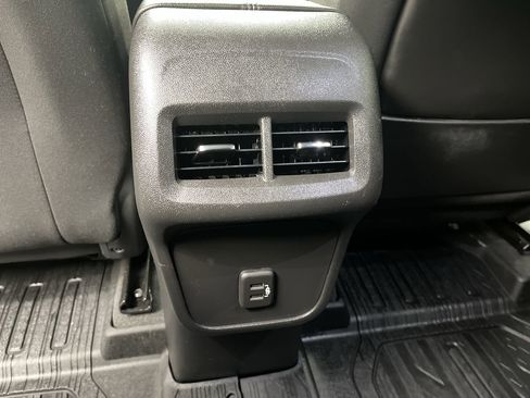 Used 2022 GMC Terrain SLE w/ LPO, Floor Liner Package image 10