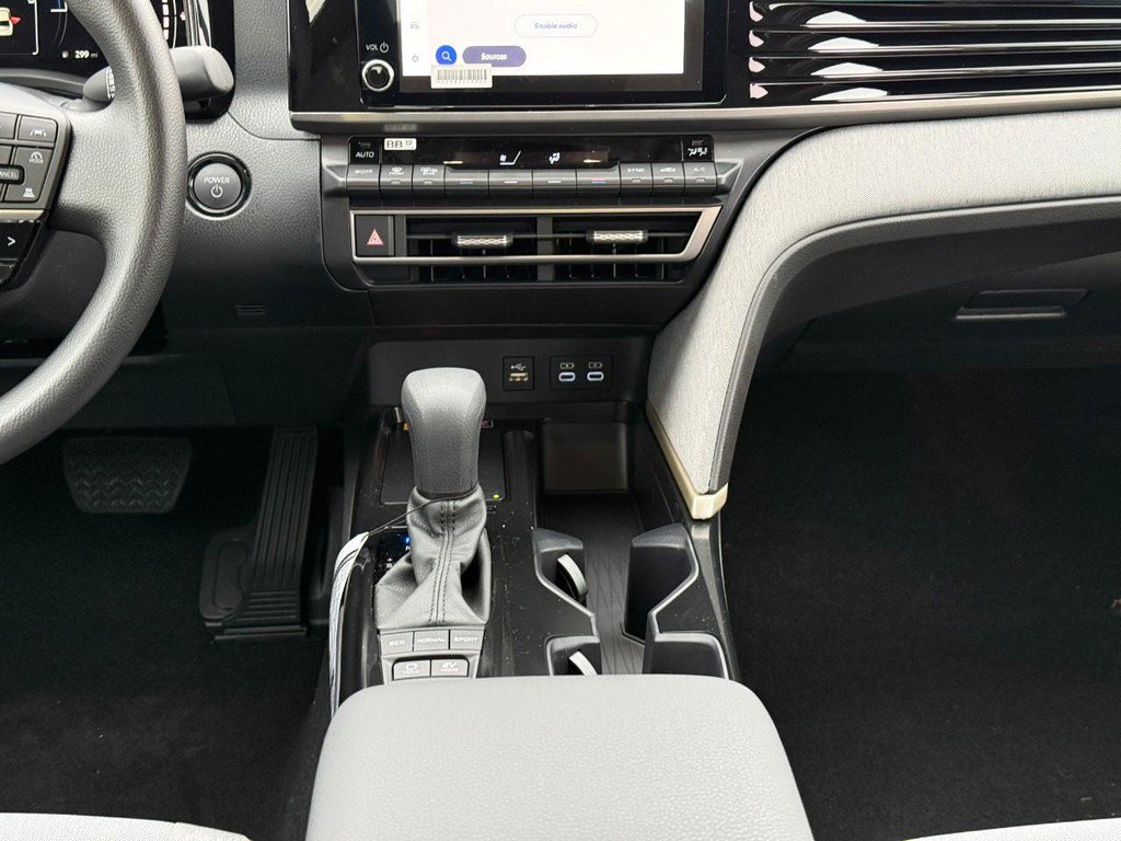 Used 2026 Toyota Camry LE FWD image 10
