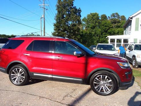 Used 2018 Ford Explorer Platinum AWD/4WD image 6