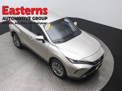 Used 2023 Toyota Venza Limited AWD/4WD image 3