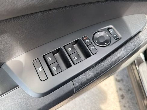 New 2026 Kia Sportage LX FWD image 17