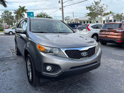 Used 2011 Kia Sorento EX w/ Limited Pkg FWD image 7